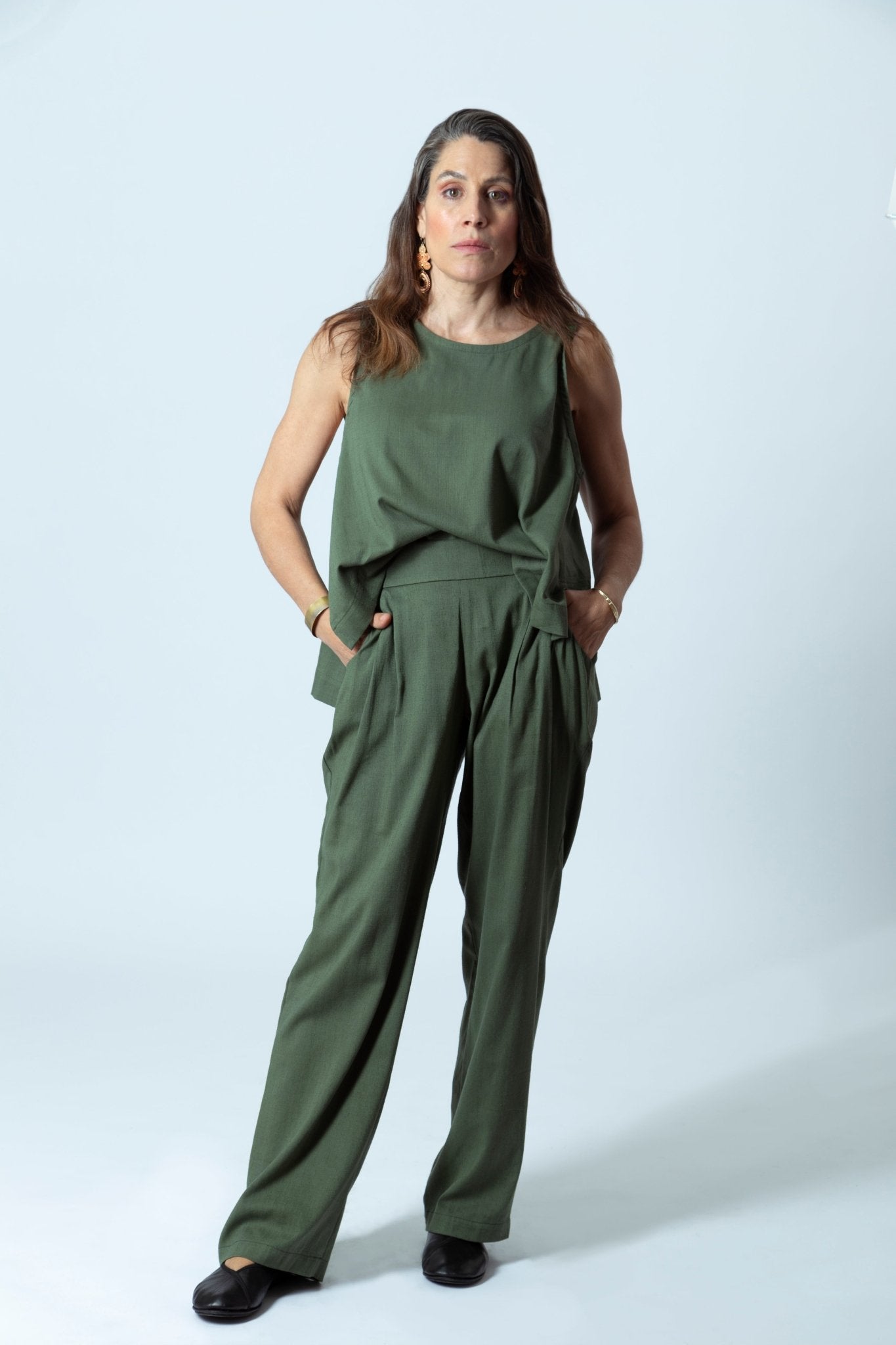 Pantalón pinza de bambú y algodón verde olivo NiPA
