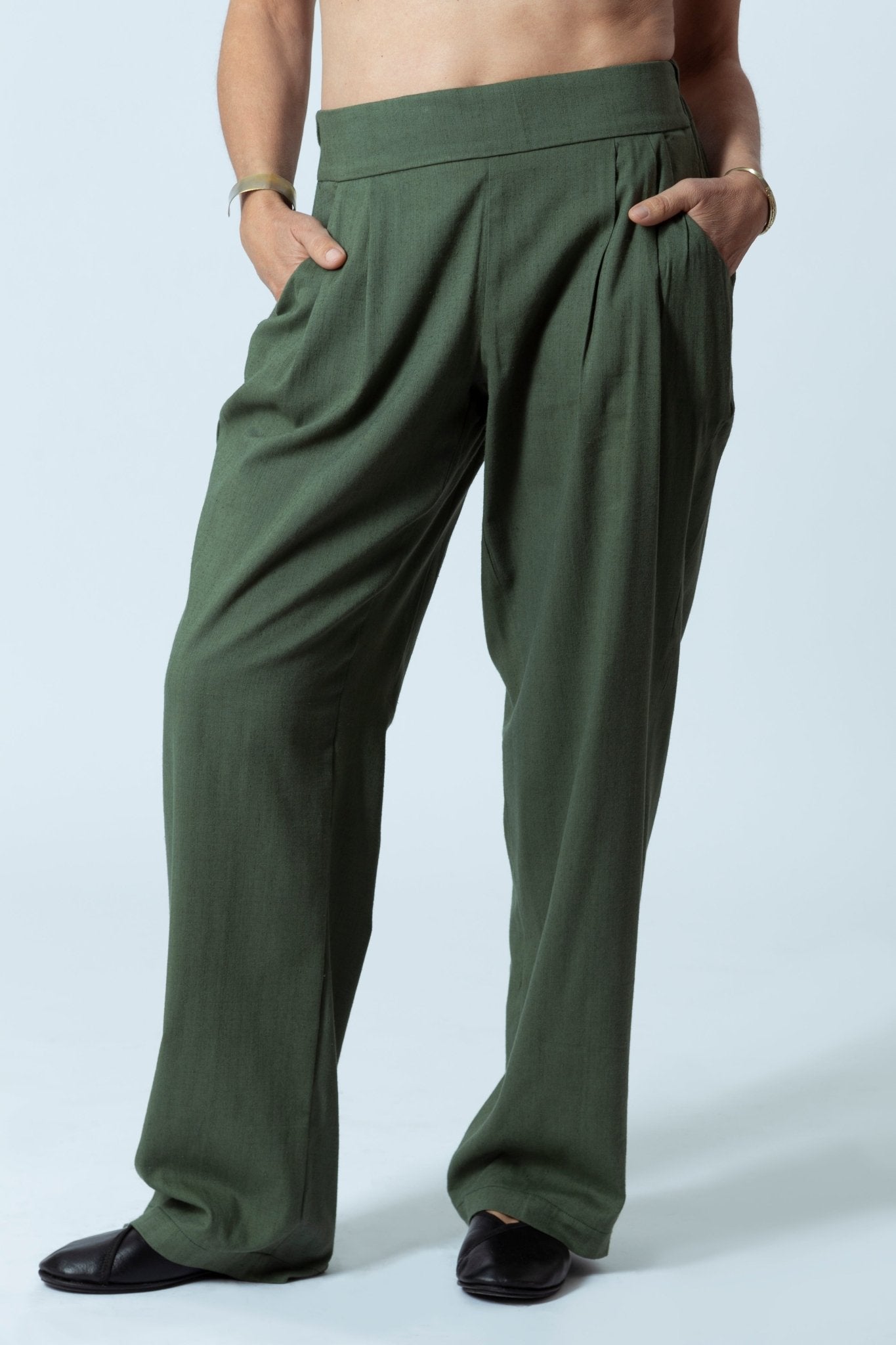 Pantalón pinza de bambú y algodón verde olivo NiPA