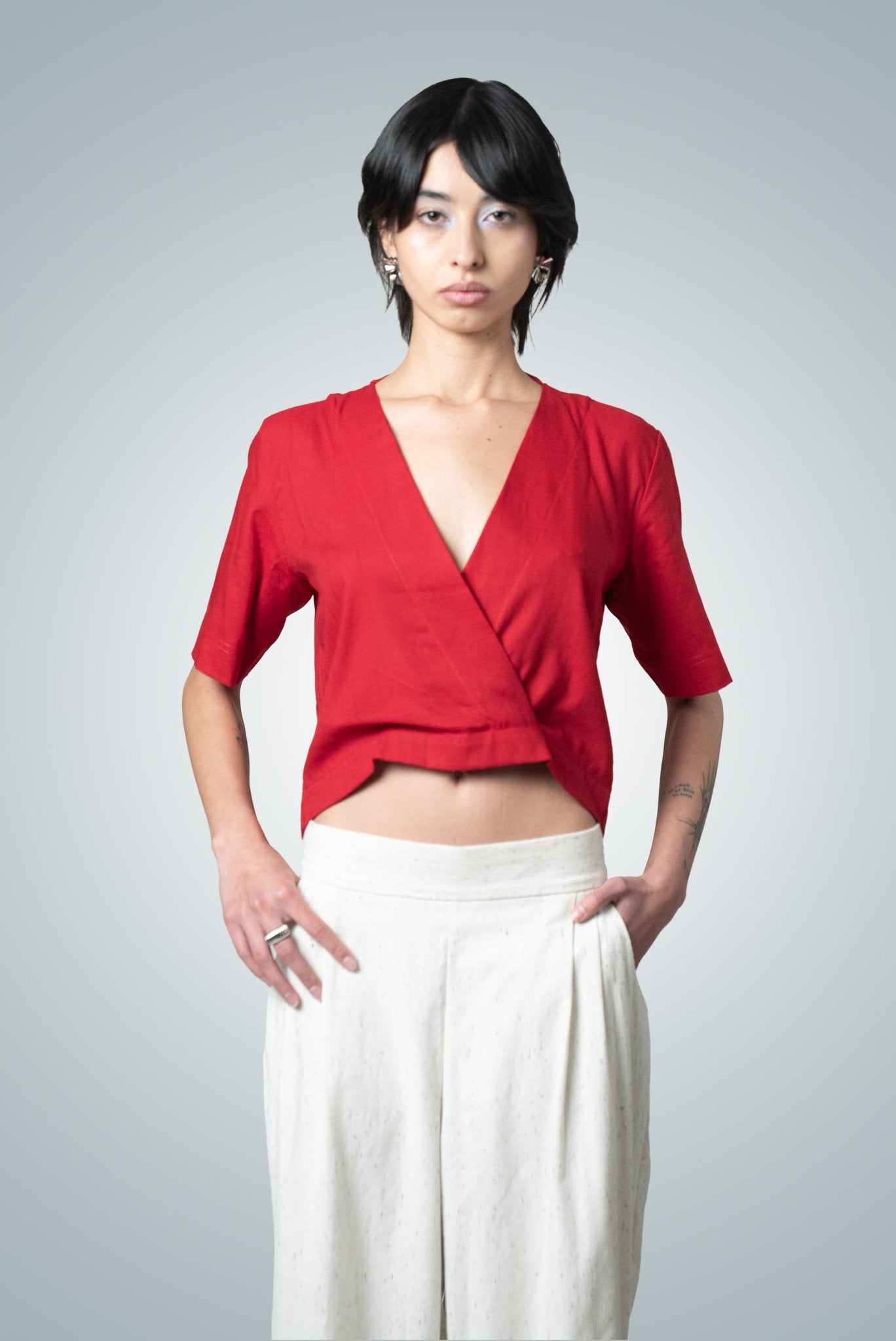 Blusa V Manga Corta - Nipaestudio