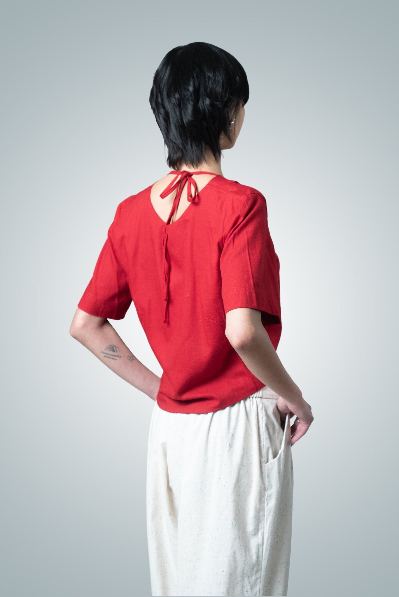 Blusa V Manga Corta - Nipaestudio